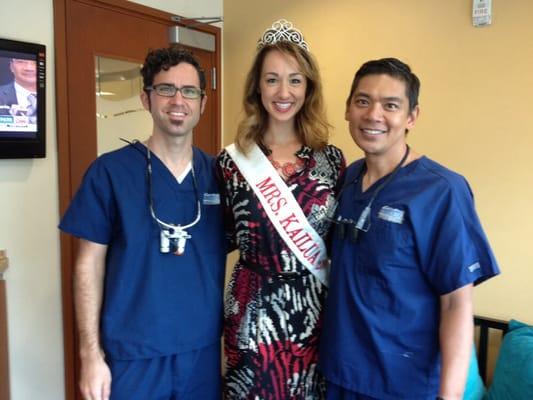 Dr. Jeffrey S.D. Sonson DDS, Dr. Ivan Colón DDS & me, Mrs. Kailua 2014.