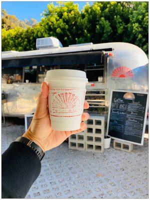 Good morning @ The Sunrise Brew. #santamonica #dripcoffee #handmodel