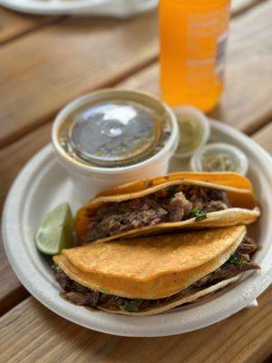 Birria taco.