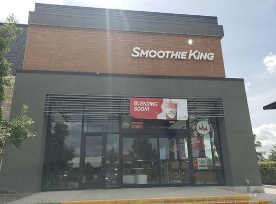 Smoothie king building front