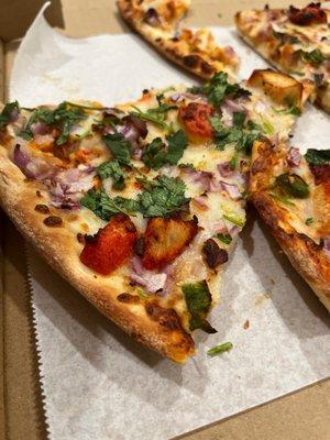 Dry butter chicken pizza