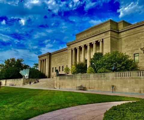 Exterior of Nelson-Atkins Museum of Art