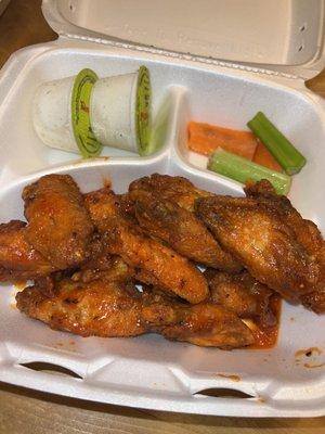 Hot wings sooooo good