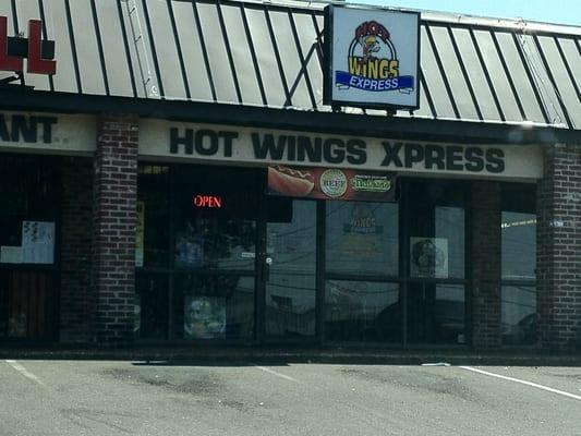 June 27, 2012; Hot Wings Xpress, Memphis TN