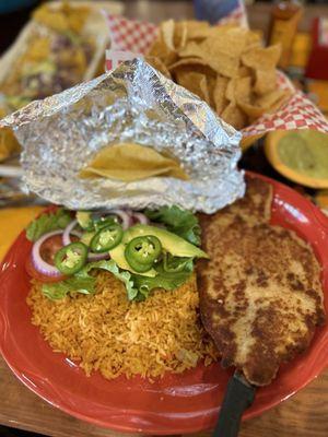 Breaded chicken .