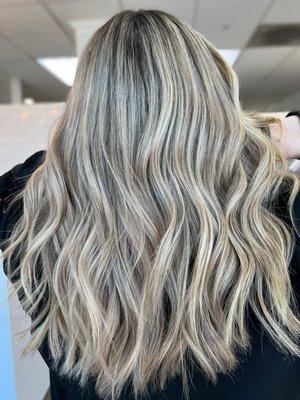 Butter blonde by Ingrid