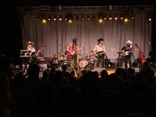 Orville peck. Great performers.