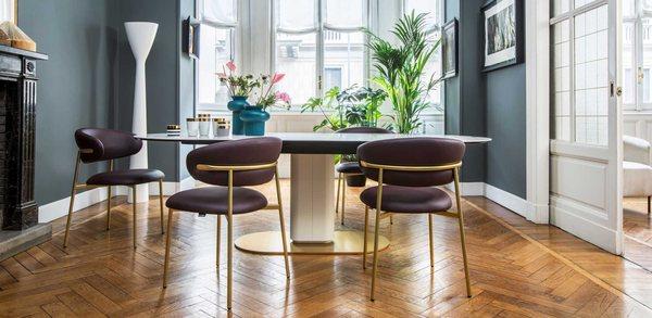 Luxury Dining! Cameo table and Oleandro chairs