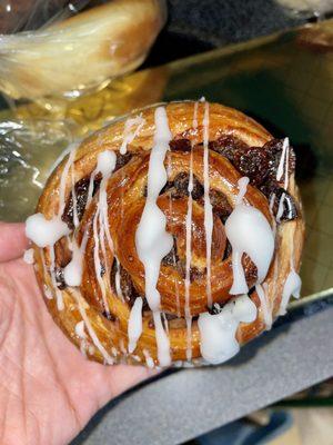 Cinnamon raisin danish