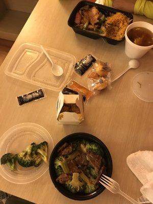 beef & broccoli with fries rice & hibachi chicken combo (egg roll & wonton soup)