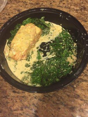 This is supposed to be the salmon "drizzled" with mustard sauce, with kale and quinoa. They forgot the quinoa. ‍