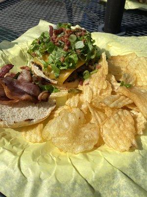 Elk burger with added bacon because bacon is yum. They put a salsa mix which they make themselves and that elevated the flavors!