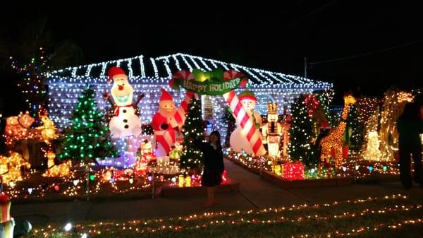 House in Kenner all decked out