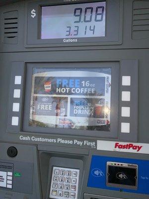 Free 32oz fountain drink with any gas purchase until the end of the year!!!! ChaChing!!!!