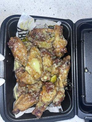 18 Wings Garlic Parmesan - Extra Wet