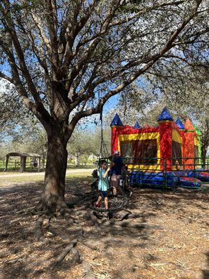 bouncing house for kids to jump