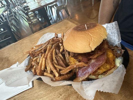 BBQ bacon cheeseburger