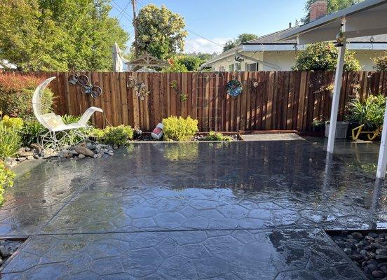 Beautiful finished outdoor patio space.