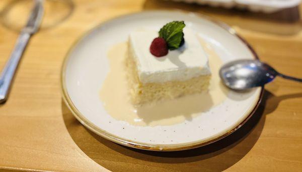 Tres leches did not disappoint.