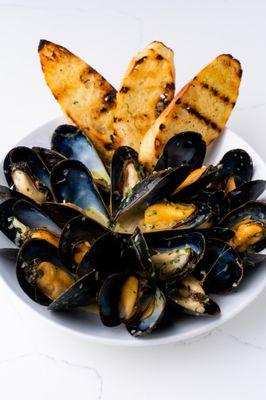 IG - @kenty_eats | pei mussels