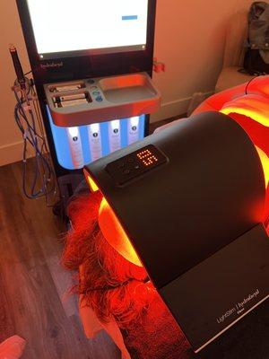 LightStim + Hydrafacial = MAGIC. Book the Deluxe Hydrafacial to receive this amazing combo treatment