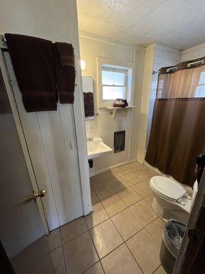 Cabin #2 (vista) Bathroom