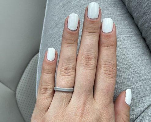 White gel manicure