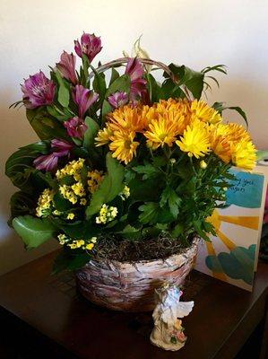 Basket of flowers and plants. Very satisfied!