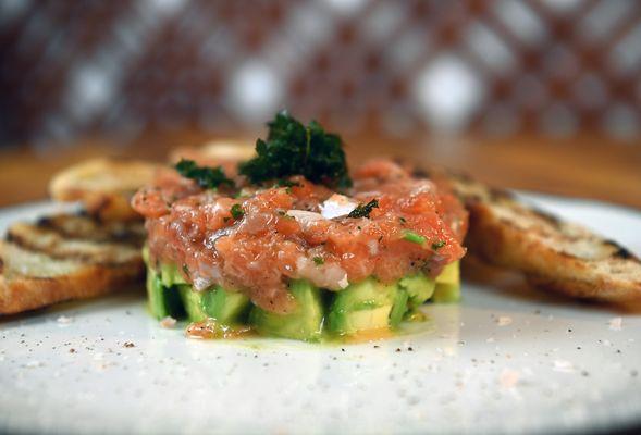 Salmon tartare