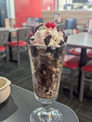 Delicious medium sundae