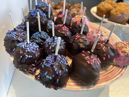 Red Velvet Cakepop