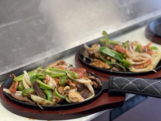 delicious fajitas mixtas.