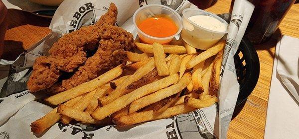 Fried chicken tender basket