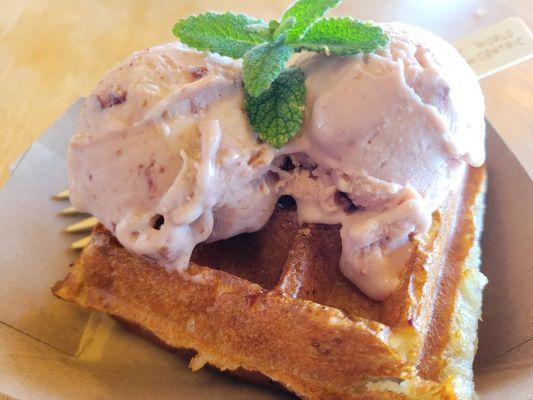 Knoll Farms Black Mission Fig & Frog Hollow Farms Flavor King Pluot Waffle