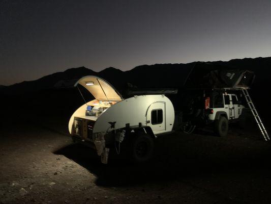 Disperse camping Fossil Falls - Owens Valley.. Oct 22