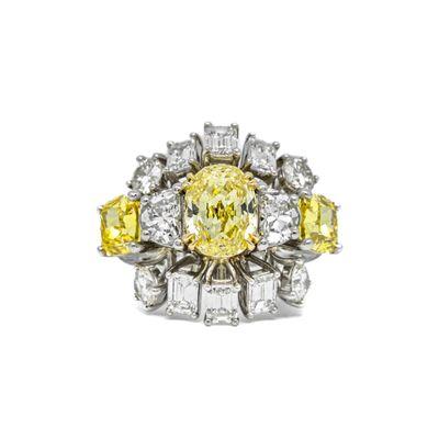 Platinum fancy intense yellow & white diamonds