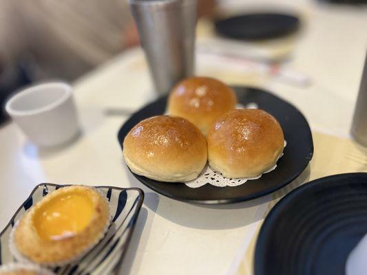 Baked bbq pork buns