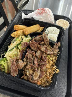 Bento box with steak hibachi