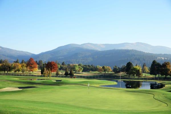 MeadowWood Golf Course Hole 5