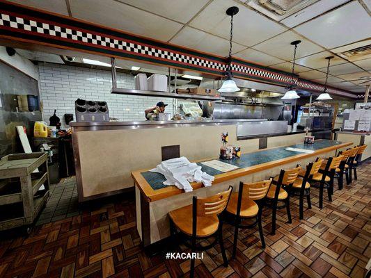 Countertop seating & cooks