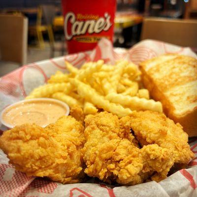 And moving lips to breathe her name  3 Finger Combo w/ BOB toast from #raisingcanes