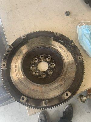 Customer want us to replace clutch.This is the flywheel, we removed it so it can be resurfaced.