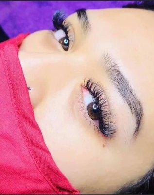 Absolutely beautiful eyelash extensions