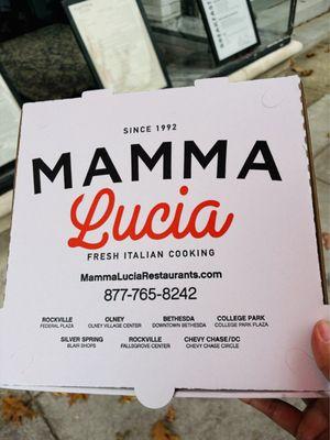 Pizza box @ Mama Lucia