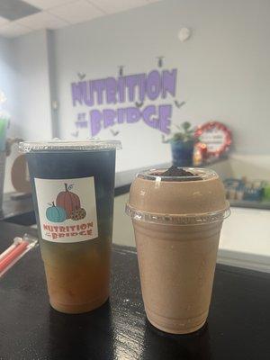 Hocus Pocus Tea & Snickers Protein shake