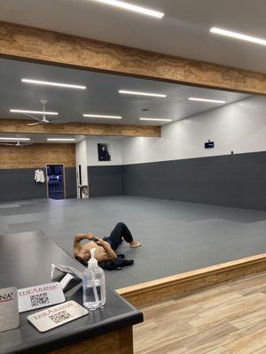 Large mat area for BJJ training