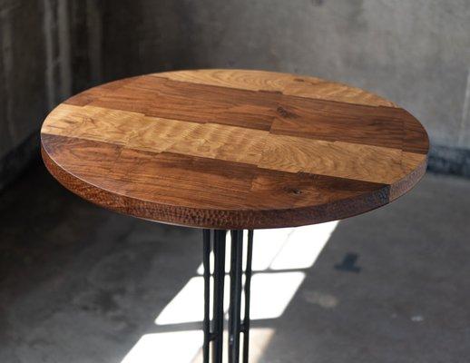 Round Table w/ Patterned Edge