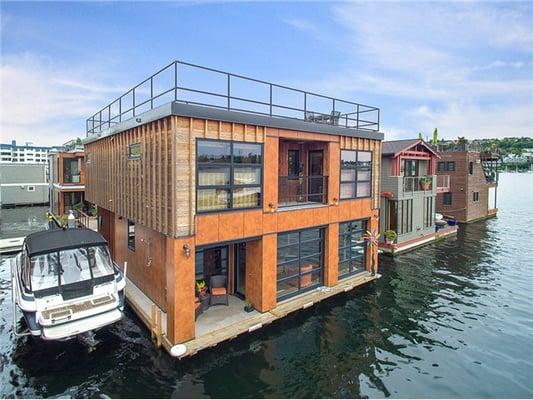 Urban Living on Lake Union