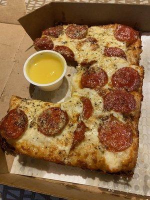 Pepperoni cheesy bread.