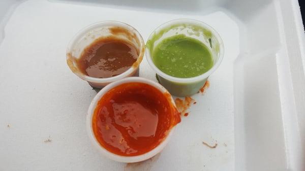 Red is Chile de árbol  spicy the other sauce is a tomato base sauce medium spicy, the green is a Chilecate a mix with Chile & Avocado